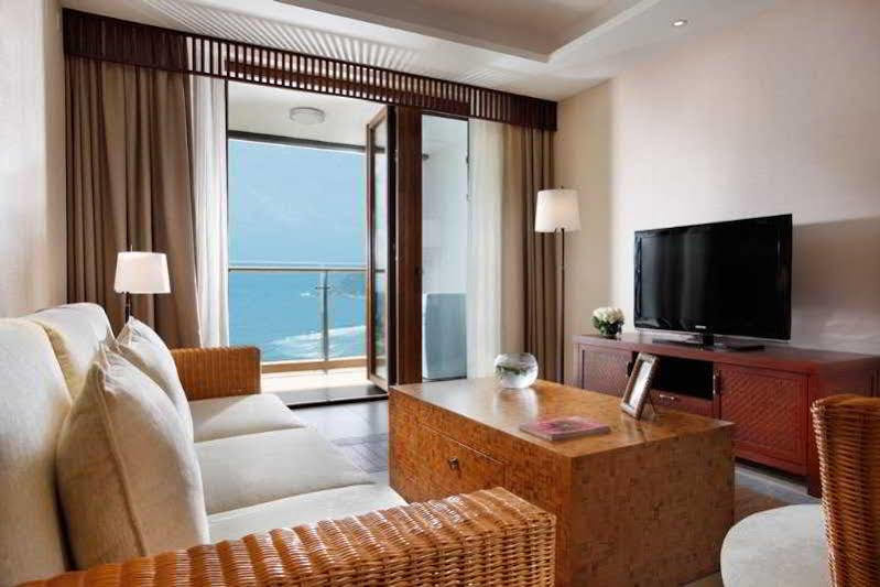 Serenity Coast All Suite Resort 三亜市 エクステリア 写真