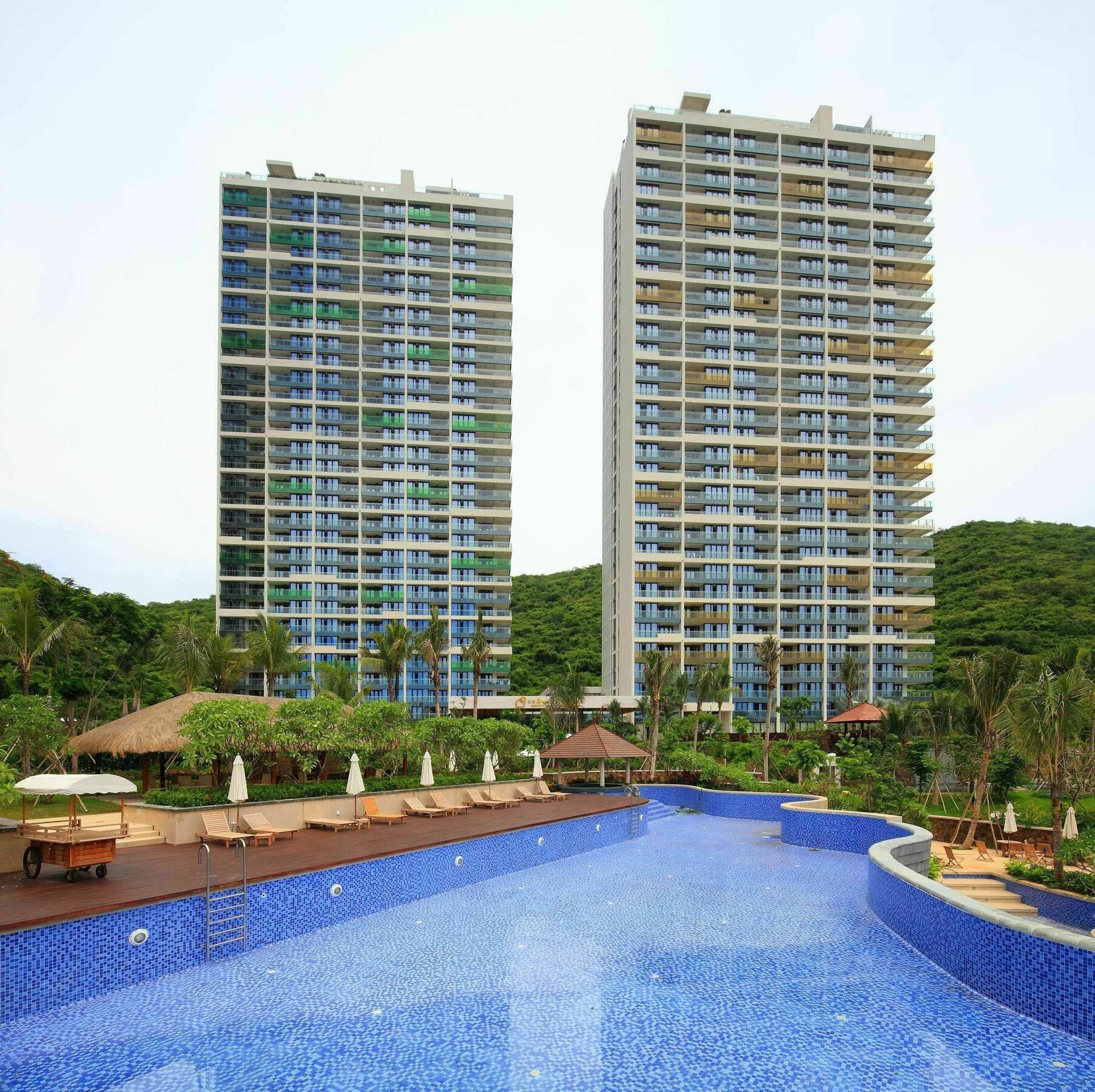 Serenity Coast All Suite Resort 三亜市 エクステリア 写真