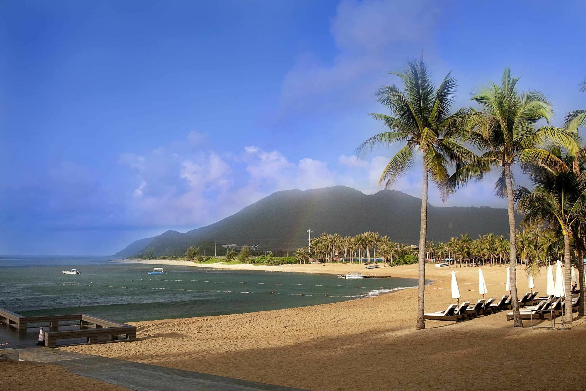 Serenity Coast All Suite Resort 三亜市 エクステリア 写真